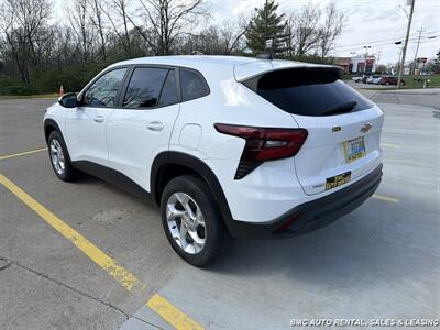2024 Chevrolet Trax LS   - Photo 2 - Newport, KY 41071