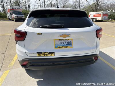 2024 Chevrolet Trax LS   - Photo 4 - Newport, KY 41071