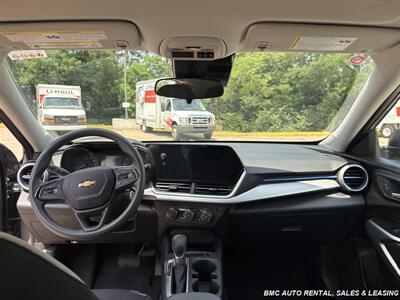 2025 Chevrolet Trax LS   - Photo 10 - Newport, KY 41071