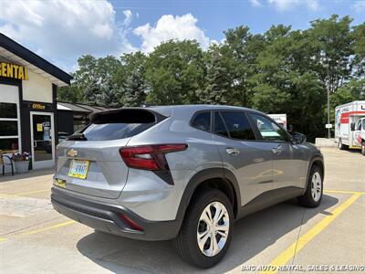 2025 Chevrolet Trax LS   - Photo 5 - Newport, KY 41071