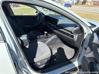 2025 Kia K4 LXS   - Photo 8 - Newport, KY 41071