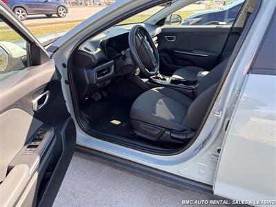 2025 Kia K4 LXS   - Photo 5 - Newport, KY 41071