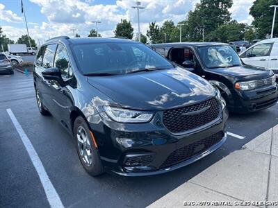 2023 Chrysler Pacifica   - Photo 1 - Newport, KY 41071