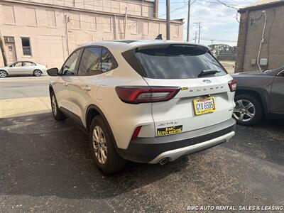2025 Ford Escape Active   - Photo 2 - Newport, KY 41071