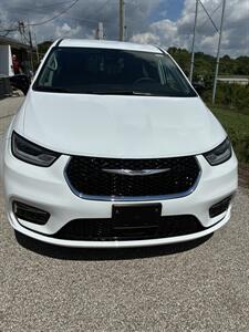 2024 Chrysler Pacifica Touring L   - Photo 3 - Newport, KY 41071