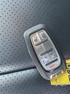 2025 Chrysler Pacifica Select   - Photo 11 - Newport, KY 41071