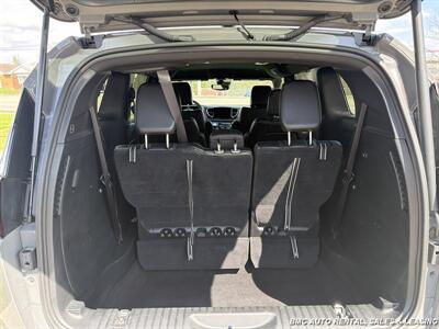 2025 Chrysler Pacifica Select   - Photo 7 - Newport, KY 41071
