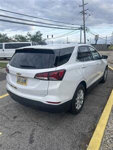 2023 Chevrolet Equinox LS   - Photo 2 - Newport, KY 41071