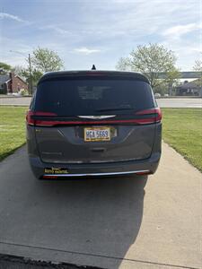 2025 Chrysler Pacifica Select   - Photo 4 - Newport, KY 41071