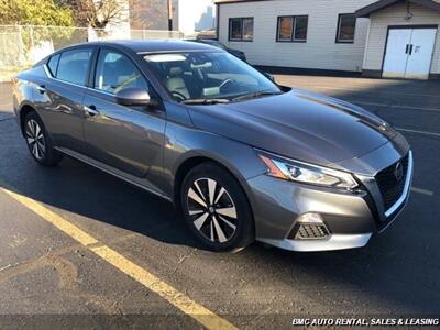 2021 Nissan Altima 2.5 SV   - Photo 4 - Newport, KY 41071