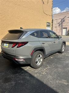 2024 Hyundai TUCSON SE   - Photo 2 - Newport, KY 41071