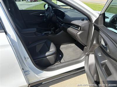2025 Buick Envista Sport Touring   - Photo 10 - Newport, KY 41071
