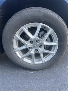 2024 Chevrolet Equinox LT   - Photo 10 - Newport, KY 41071