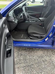 2024 Hyundai Elantra - Photo 8 - Newport, KY 41071