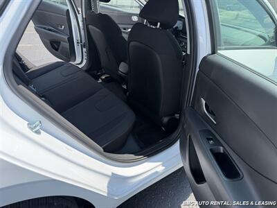 2025 Hyundai ELANTRA SE   - Photo 12 - Newport, KY 41071
