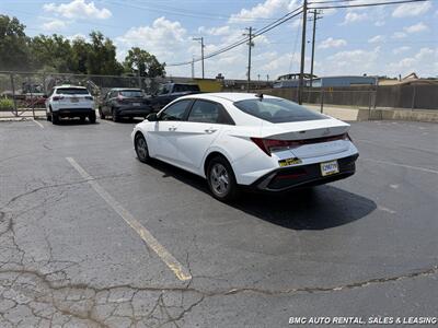 2025 Hyundai ELANTRA SE   - Photo 4 - Newport, KY 41071