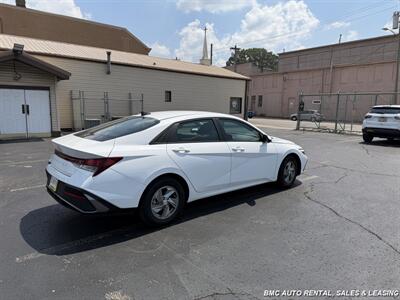 2025 Hyundai ELANTRA SE   - Photo 6 - Newport, KY 41071