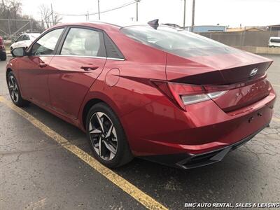 2023 Hyundai Elantra Limited   - Photo 8 - Newport, KY 41071