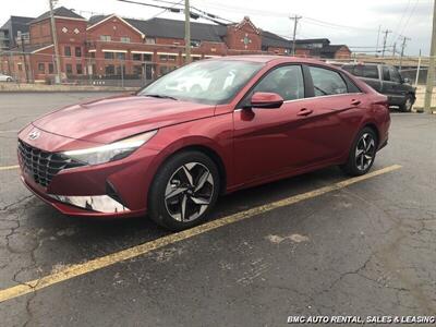 2023 Hyundai Elantra Limited   - Photo 2 - Newport, KY 41071