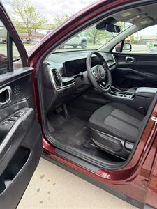 2024 Kia Sorento LX   - Photo 5 - Newport, KY 41071