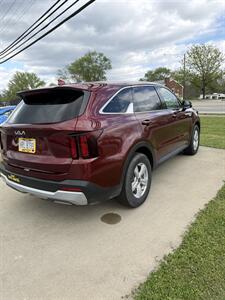 2024 Kia Sorento LX   - Photo 2 - Newport, KY 41071