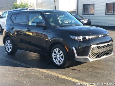 2024 Kia Soul LX   - Photo 2 - Newport, KY 41071