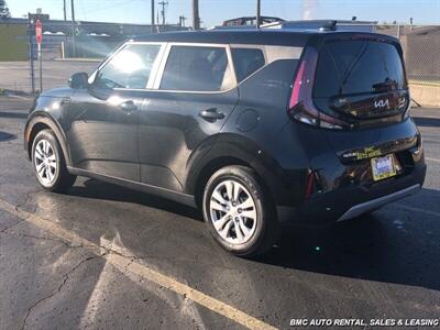 2024 Kia Soul LX   - Photo 4 - Newport, KY 41071