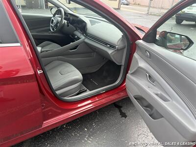 2024 Hyundai ELANTRA SEL   - Photo 11 - Newport, KY 41071