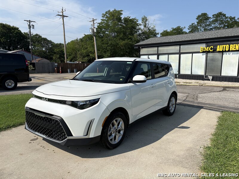 2025 Kia Soul LX   - Photo 1 - Newport, KY 41071
