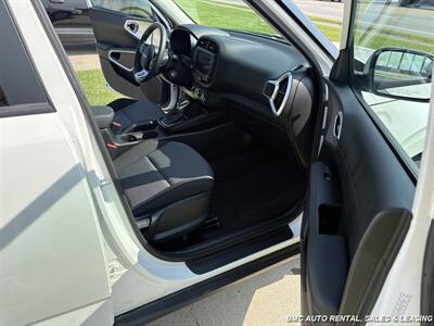 2025 Kia Soul LX   - Photo 15 - Newport, KY 41071