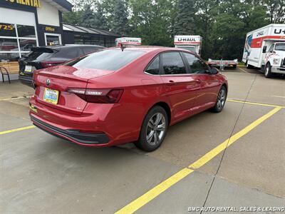 2024 Volkswagen Jetta SE   - Photo 2 - Newport, KY 41071