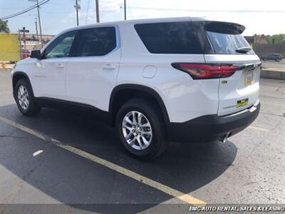 2023 Chevrolet Traverse LS   - Photo 7 - Newport, KY 41071