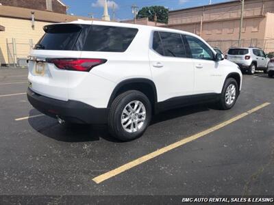 2023 Chevrolet Traverse LS   - Photo 5 - Newport, KY 41071