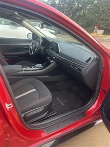 2022 Hyundai Sonata SEL   - Photo 8 - Newport, KY 41071