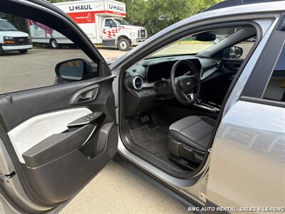 2024 Chevrolet Trax LT - Photo 9 - Newport, KY 41071