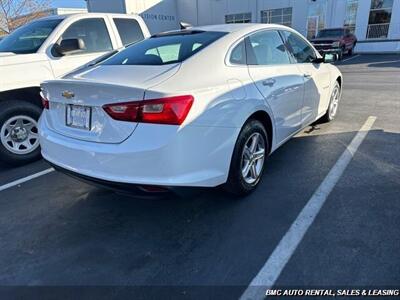 2022 Chevrolet Malibu LS   - Photo 6 - Newport, KY 41071