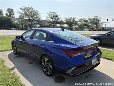 2024 Hyundai Elantra SEL   - Photo 7 - Newport, KY 41071