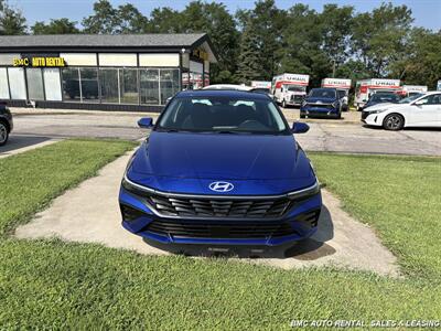 2024 Hyundai Elantra SEL   - Photo 2 - Newport, KY 41071