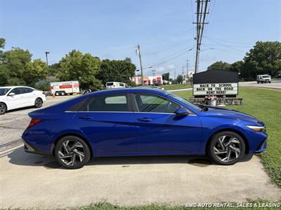 2024 Hyundai Elantra SEL   - Photo 4 - Newport, KY 41071