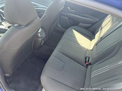 2024 Hyundai Elantra SEL   - Photo 13 - Newport, KY 41071