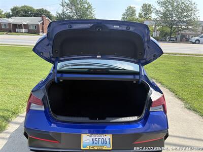 2024 Hyundai Elantra SEL   - Photo 18 - Newport, KY 41071