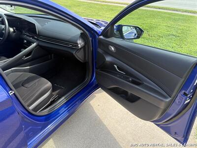 2024 Hyundai Elantra SEL   - Photo 16 - Newport, KY 41071