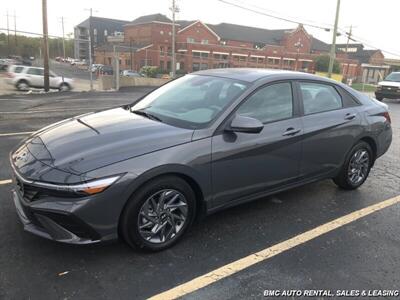 2024 Hyundai Elantra SEL   - Photo 1 - Newport, KY 41071