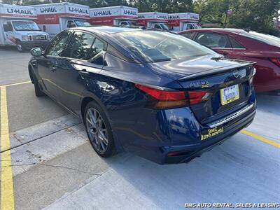 2023 Nissan Altima 2.0 SR   - Photo 1 - Newport, KY 41071