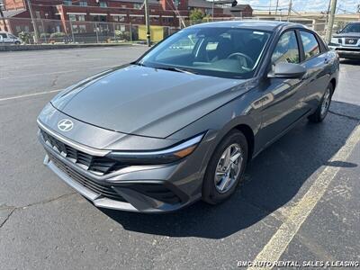 2024 Hyundai Elantra   - Photo 2 - Newport, KY 41071