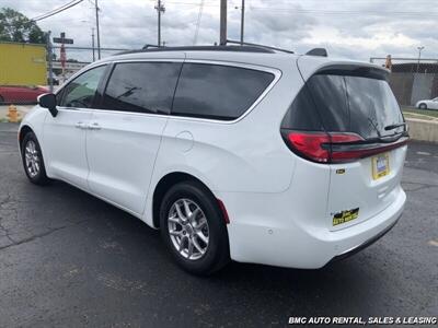 2023 Chrysler Pacifica   - Photo 4 - Newport, KY 41071