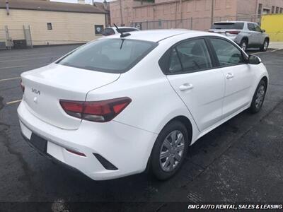 2022 Kia Rio LX   - Photo 6 - Newport, KY 41071