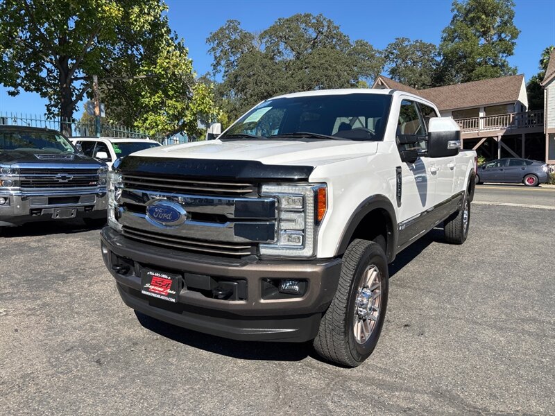 2017 Ford F-350 King Ranch photo 2