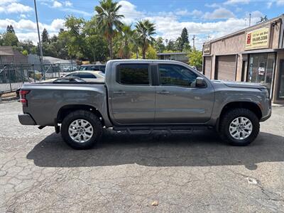 2022 Nissan Frontier Crew Cab SV*4X4*One Owner*Low Miles*Lifted*   - Photo 7 - Fair Oaks, CA 95628