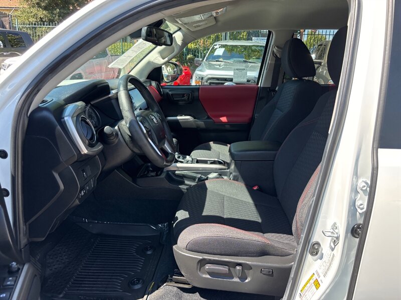 2023 Toyota Tacoma SR5 V6 photo 16